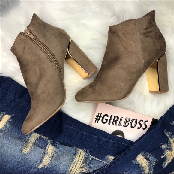 LAST PAIR Size 8,5❗️TAUPE ALMOND TOE ANKLE BOOT 👢 - Picture 2 of 6